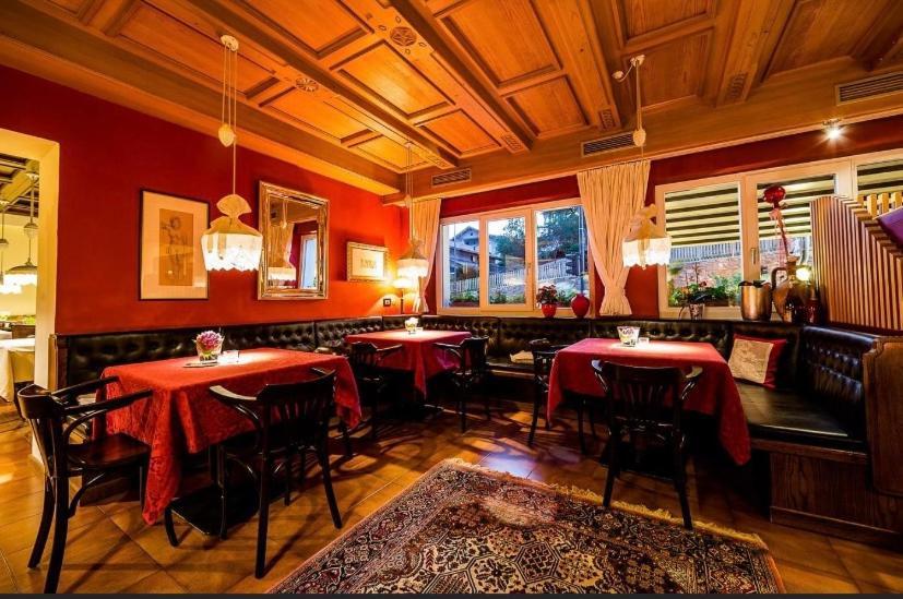 B&B Pizzeria Zur Traube Montagna Exterior foto