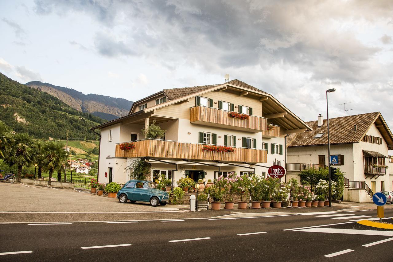 B&B Pizzeria Zur Traube Montagna Exterior foto