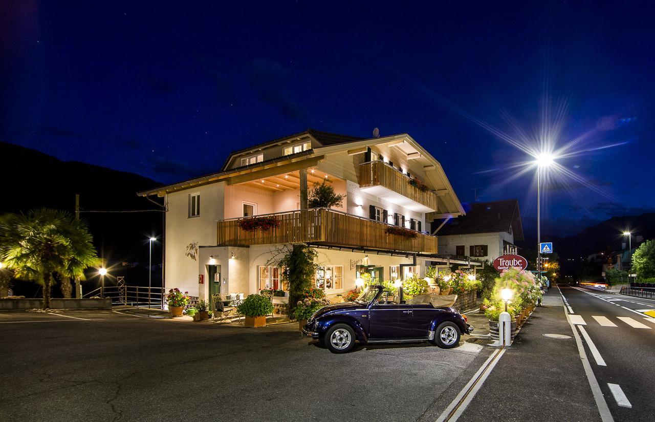 B&B Pizzeria Zur Traube Montagna Exterior foto