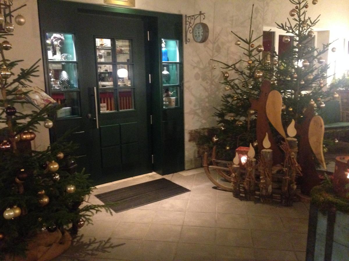B&B Pizzeria Zur Traube Montagna Exterior foto