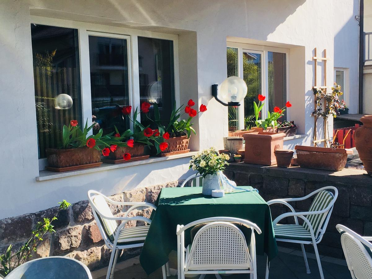 B&B Pizzeria Zur Traube Montagna Exterior foto